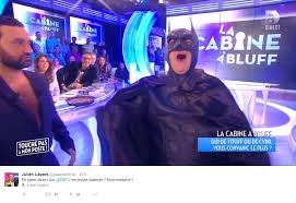 En présence de jamel debbouze, natasha st pier, eric et ramsy, julien lepers répond à l'interview michael keaton de thierry ardisson puis fait jouer les invités à questions pour un champion, émission télévisée qu'il présente depuis 1988.jamel quitte le plateau en début de jeu. Julien Lepers Sosie Officiel De Michael Keaton Batman Dans Tpmp