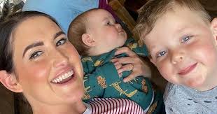 Mum diagnosed with terminal cancer as doctors spot symptoms during  caesarean