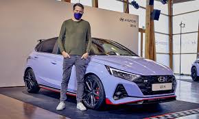 Abgerundet wird das ganze von der neuen heckklappe mit integriertem nummernschild sowie den 15 und 16 zoll leichtmetallfelgen. Hyundai I20 N 2021 Preis Technische Daten Autozeitung De