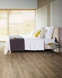 parquet stratifie imitation bois authentique idee deco chambre balterio dolce 751 chene fossile bricoflor deco maison idee deco chambre deco chambre