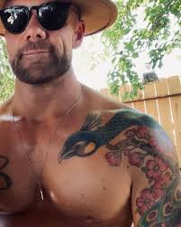 Casey Allan (@calchaosss) • Threads, Say more