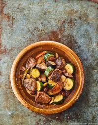 Tajine De Bœuf Epice Aux Legumes Et Aux Amandes Recette Tajine Boeuf Recette Tajine Tajine
