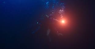 Jun 16, 2021 · un design di carattere, che sottolinea subito quello per cui questi gioiellini sono pensati: Johannes Roberts Immersioni In Grotta Per 48 Meters Down Sara The Descent Sott Acqua Il Cineocchio