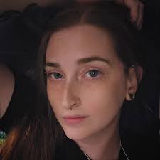 While playing disc golf in Myrtle Beach, South Carolina, Jonathan Marlowe  witnessed something bizarre, an osprey dropped a small hammerhead shark  from the sky. The bird was being chased by two crows