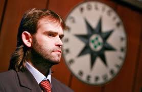 For faster navigation, this iframe is preloading the wikiwand page for šľachta. Policie Odlozila Pripad Byvaleho Sefa Uooz Slachty A Jeho Knihy Nenasla Duvod Pro Trestni Rizeni Domov Lidovky Cz