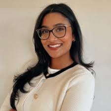 Kicked off the 2025 edition of the Young Leaders Academy in Johannesburg  over the weekend with Standard Bank Wealth and Investment. This is an event  I'll always drop everything to be part