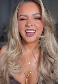 Chloe Roberts Author