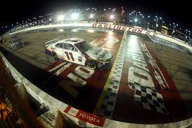 Follow your favorite team and driver's progress with daily updates. Weaver Nascar Delivered Must See Tv At Darlington On Wednesday Night