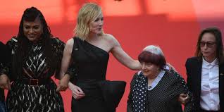 51,5 ans ± 18,8 vs 47,8 ans ± 18,3 (p : Au Cinema Les Acteurs Vieillissent Mais Pas Leurs Conquetes