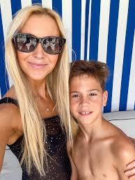 Tara Herron's Instagram, Twitter & Facebook