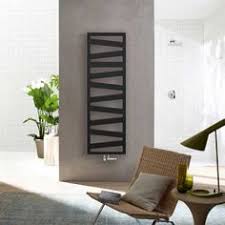 Die Individuellen Design Heizkorper Von Zehnder Fur Bad Und Wohnraum Machen Das Zuhause Nicht Nur Warmer Sondern Auc Design Heizkorper Hohe Heizkorper Zuhause