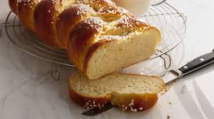 Backtipp Der Perfekte Hefezopf Wie Von Oma Br De Hefezopf Backen Hefezopf Hefe
