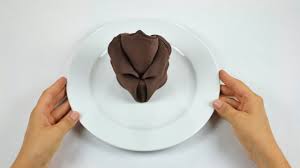 Servietten falten und eine kreative tischdeko zu ostern kreieren. Serviette Falten Tulpe Youtube