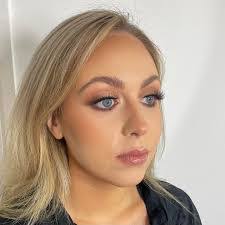 Lorraine Duncan's Instagram, Twitter & Facebook