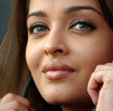 Aishwarya rai bachchan flaunting cleavage in robotic costume. Aishwarya Rai Bilder Fotos Welt