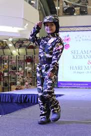 Pertandingan pakaian beragam(kerjaya) karnival pendidikan kerjaya sekolah rendah. Plaza Shah Alam Sekitar Pertandingan Pakaian Beragam Frontliner