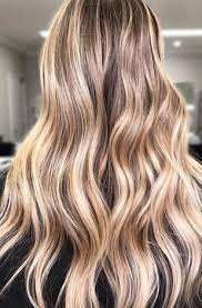And while blonde, brunette, red, purple, turquoise, or any other color of the rainbow looks amazing any time of the year, some hair colors just hit below, two expert colorists walk us through the hair colors trending for fall 2020. Mane Interest Fall Blonde Hair Color Inspiration