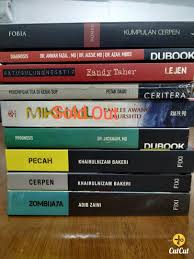 Obrolan terus berlanjut sampe dia turun di thamrin dan aku terus ke kota. Malay Novels Fixi Dubook Lejen Ceritera Roman Books Stationery Books On Carousell