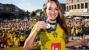 The latest tweets from kosovare asllani (@kosovareasllani). Die Erste Galactica Schwedin Asllani Zu Real Madrid Frauen Fussball Kicker