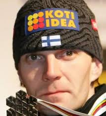 Janne Ahonen er fra Lahtis, og slo igjennom med fire VM-gull 🥇 i junior-VM  i 1993 Harrachov og 1994 Breitenwang. Janne Ahonen vant de to individuelle  konkurransene, og begge lagkonkurransene. Janne Ahonen