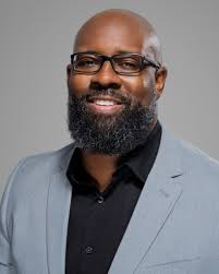 I've just realised that the way I hold a flashlight is exactly how I tell  artists not to hold a microphone. (Covering the head)