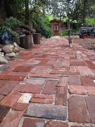 42 Erstaunliche Ideen Fur Diy Gartenpfade Und Gehwege Erstaunliche Gartenpfade Gehwege Ideen New Brick Garden Brick Path Paving Stone Patio