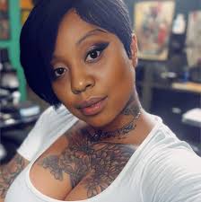 Heyy gotta birthday 🎂 🥳 🎉 today if yall don't mind help me wish my  handsome son ..next to my oldest a happy birthday 🎂 moma love u too da  moon and