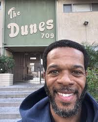 Warren Foster's Instagram, Twitter & Facebook