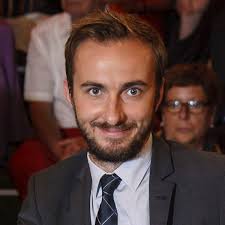 Jan böhmermanns welt mit kinderaugen sehen. Jan Bohmermann Provoziert Mit Covid Kinderchor Der Spiegel