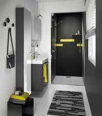 Votre salle de bains fait 5 m² voire moins, et vous en avez assez de vous cogner de tous les côtés ? Amenagement Petite Salle De Bains Conseils Pour Gagner De La Place Amenagement Salle De Bain Amenager Petite Salle De Bain Salle De Bain 3m2