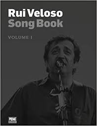 Widely regarded as the father of portuguese rock, singer/songwriter rui veloso was born in lisbon and moved with his family to porto shortly thereafter. Rui Veloso Song Book Volume I Rui Veloso Prime Books 9789898028624 Amazon Com Books