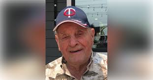 Jayne Moyer's Instagram, Twitter & Facebook