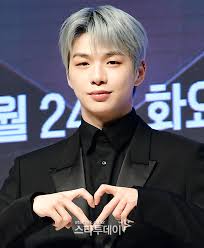 The producer of "Stage Fighter" revealed why Kang Daniel was recruited as  an MC.At 11 a.m.