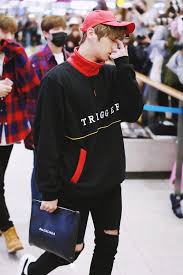 5 Male Idols Whose Amazing Outfits Makes Them Boyfriend Material Cool Outfits Aesthetic Clothes Mens Outfits