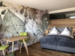 Die wandfarbe ist grau, also. Designer Tapeten Edle Raume
