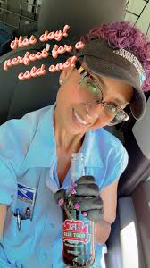 It's a beautiful hot 🥵 day here in Denver!! My residents love me! She's  said here's a cold one ☝🏽 for ya!!!! 😉 ladies if you have long nails,  just cut the