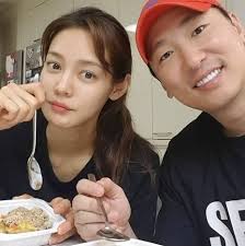 여기서 안현모 라이머 두 사람의 연애사에 대해 짚어보면 안현모의 예비실랑 라이머는 지난 2014년 9월 방송된 mbc '라디오스타'에 출연해 전. ì•ˆí˜„ëª¨ ì§'ì•ˆ ë‚¨íŽ¸ ë¼ì´ë¨¸ ì´í˜¼ ìž¬í˜¼ ë¶€ì¸ ë£¨ë¨¸ í•´ê²°