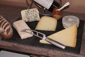 Plateau De Fromage Saveurs Du Sud Ouest Roquefort Salers Ramier Vinos Y Quesos Queso Vinos