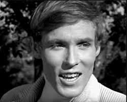 Dnes (25.4.) dožívá se pětasedmdesátky Michael Kogel alias Mike Kennedy,  německý zpěvák španělské beatové skupiny Los Bravos, později vystupoval  samostatně. Pojďme si jeho i kapelu připomenout v klipu k nejznámějšímu  songu LB, "