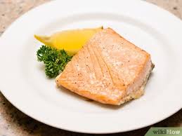 Congelado y fresco son casi lo mismo cuando se refiere a pescados y mariscos. 3 Formas De Cocinar Salmon Congelado Wikihow