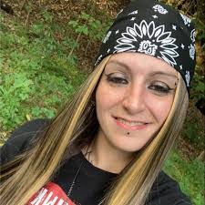 Mariah Dickerson's Instagram, Twitter & Facebook