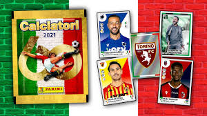 Calciatori panini e la nazionale cantanti hanno stretto una collaborazione per la nuova collezione calciatori 2021. Review Calciatori 2021 Sammelbild Info