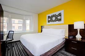 The dedicated staff at holiday inn winnipeg airport west will do everything in our power to ensure that your stay is the best it can be. King Suite Non Smoking At The Holiday Inn Express San Francisco Union Square