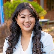 Candice Barnard's Instagram, Twitter & Facebook