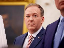 Solar canopies over Indiana airport parking lot provide shade and power »  Yale Climate Connections