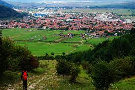 Zărnești is a town in brașov county, transylvania, romania, with a population of 21,681. Lazarow World Hike About 37 23 Romania Scenes From The Town Of Zarnesti 37 02 Romania Domogled Park And Suscu Peak