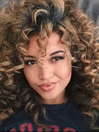 Ecco cosa sapere prima di effettuarlo. Balayage Capelli Ricci Come Schiarirli Senza Rovinarli