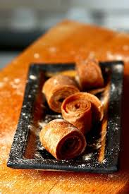 Cuir De Poire Au Lucuma Le Bonbon 100 Fruit Sans Sucre Ajoute Cuir De Fruit Recette Bonbon Cuisine Et Boissons