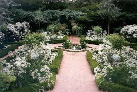 Garden Design Master Course Introduction White Gardens Beautiful Flowers Garden Boxwood Garden