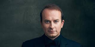 Daniel Behle's Instagram, Twitter & Facebook